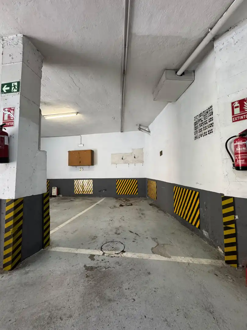 Parkplatz von Garage zur Miete in Barakaldo 