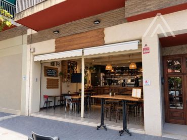 Local comercial en traspàs a Av. Primer de Maig