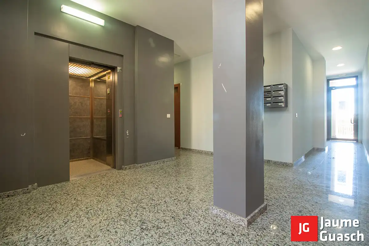 Wohnung zum Verkauf in Torredembarra mit Klimaanlage, Heizung und Parkett