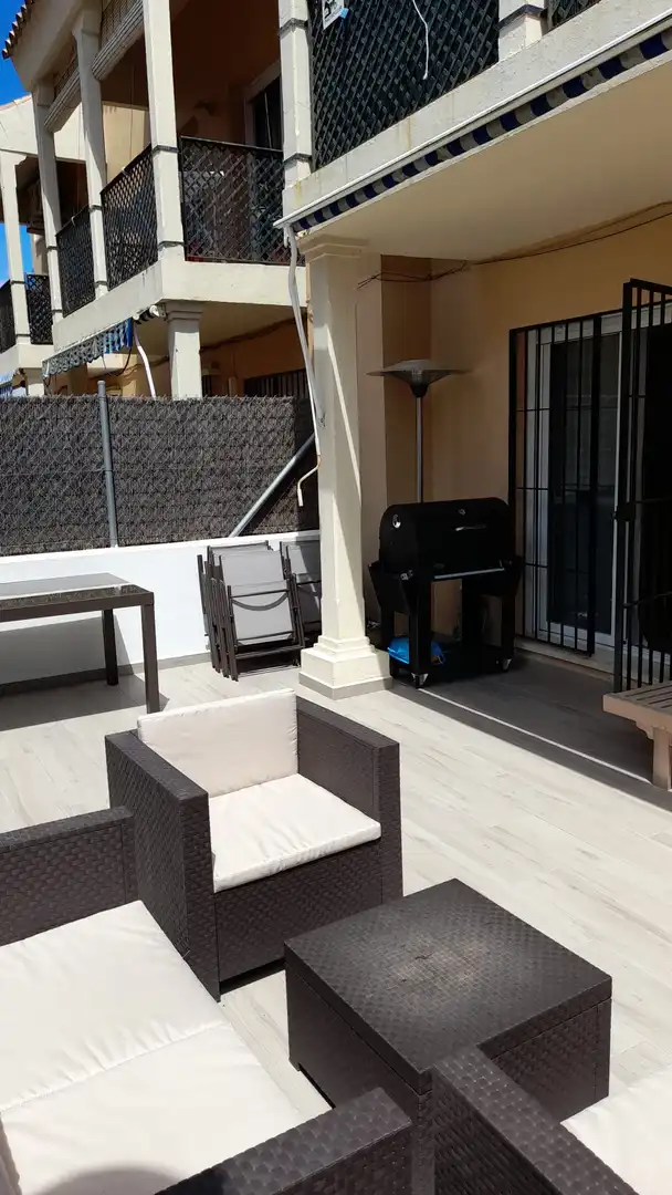 Terrasse von Wohnung zur Miete in Vistahermosa - Fuentebravía