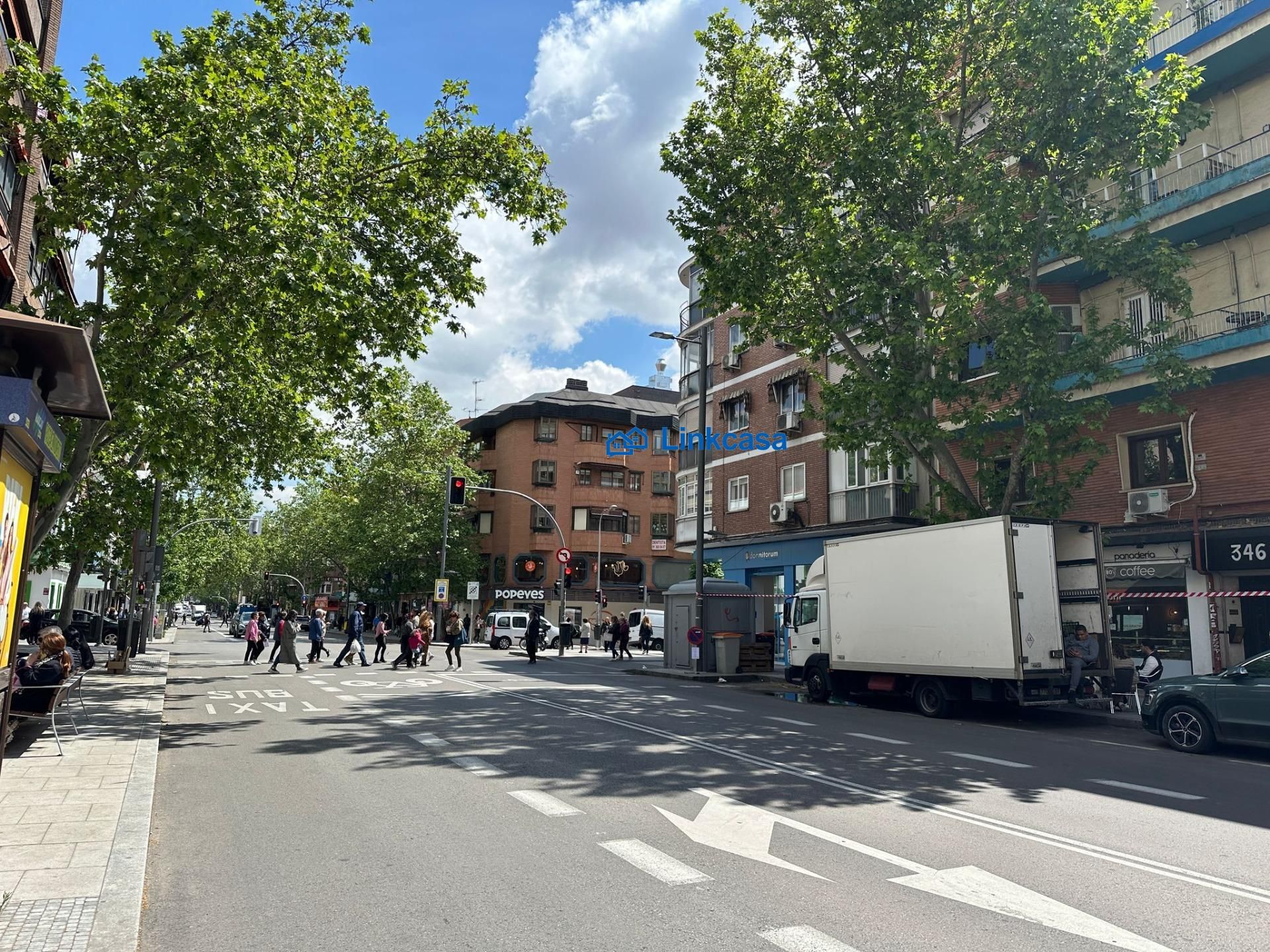 Exterior view of Premises for sale in  Madrid Capital