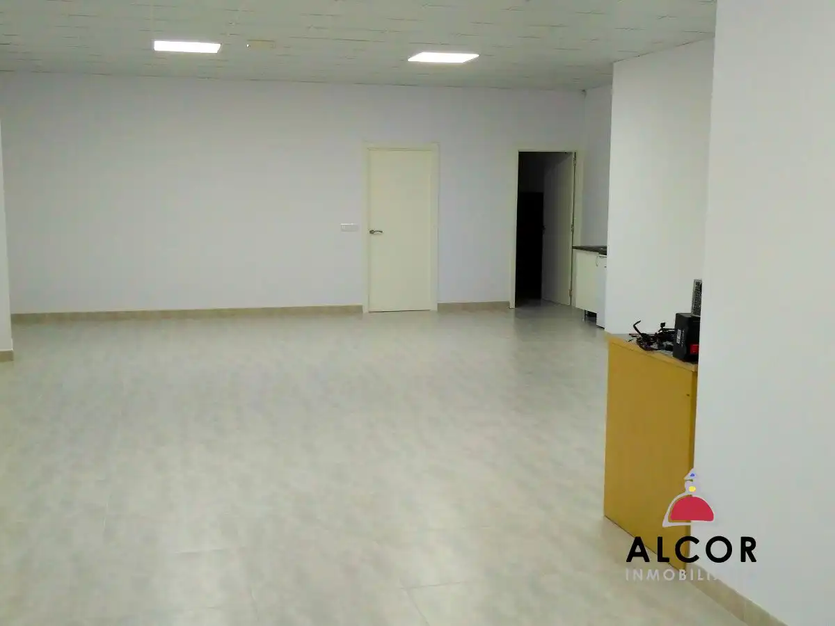 Locale commerciale in vendita a Puerto, imagen 2