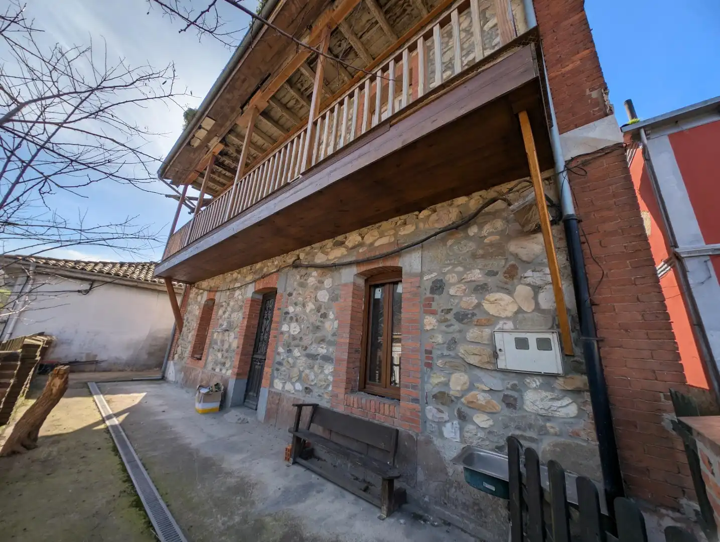 Vista exterior de Casa o chalet en venta en Mieres (Asturias) con Terraza, Trastero y Balcón