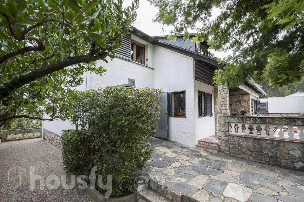 Vista exterior de Casa o xalet en venda en Mediona amb Aire condicionat, Calefacció i Jardí privat
