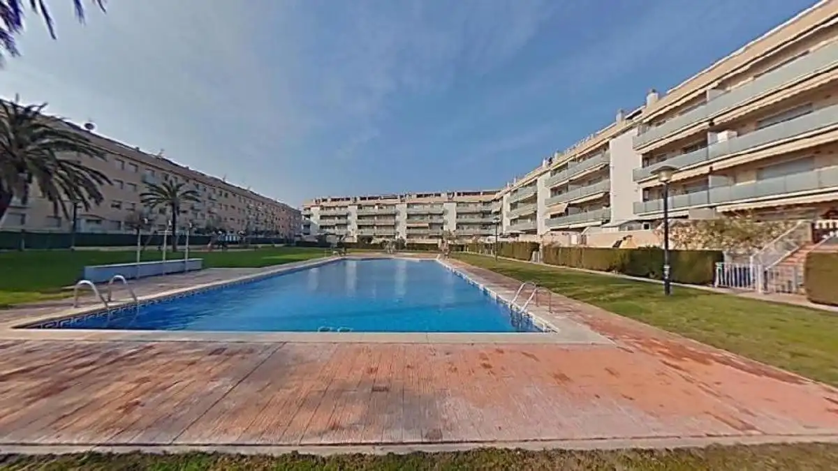 Piscina de Planta baja en venta en Cubelles con Calefacción, Terraza y Piscina comunitaria
