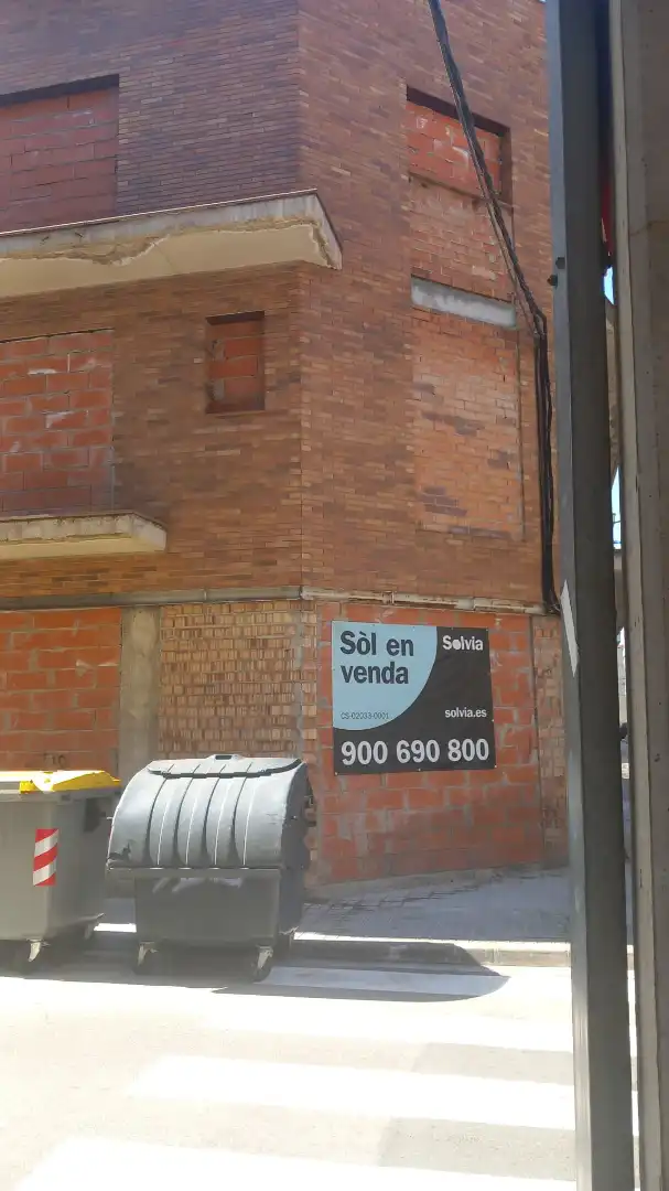 Vista exterior de Piso en venta en Sant Vicenç de Castellet con Balcón y Alarma