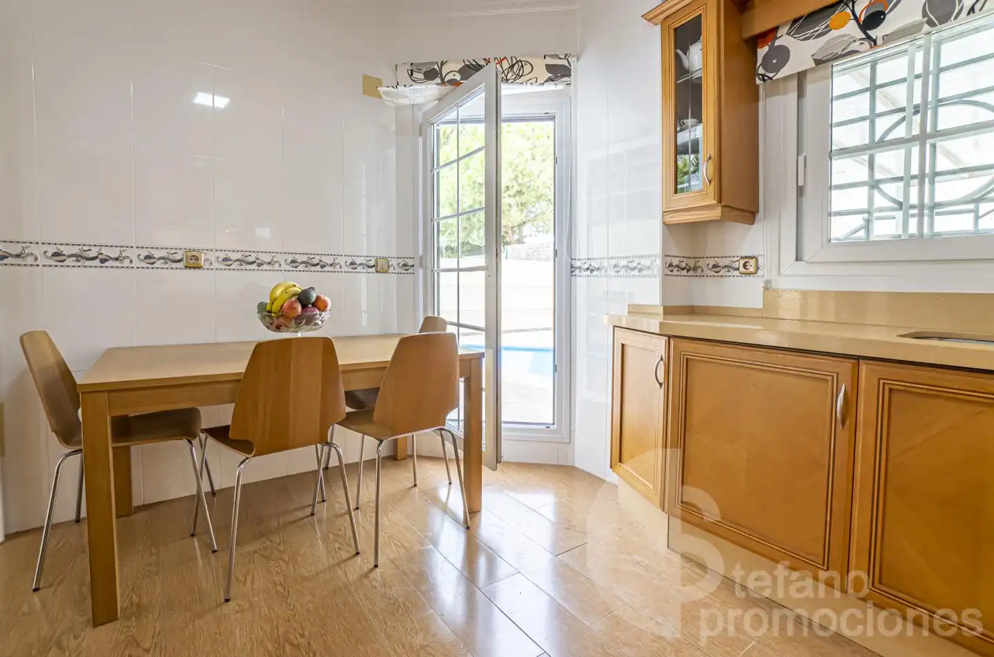 Cocina de Casa adosada en venta en Málaga con Aire acondicionado, Calefacción y Jardín privado