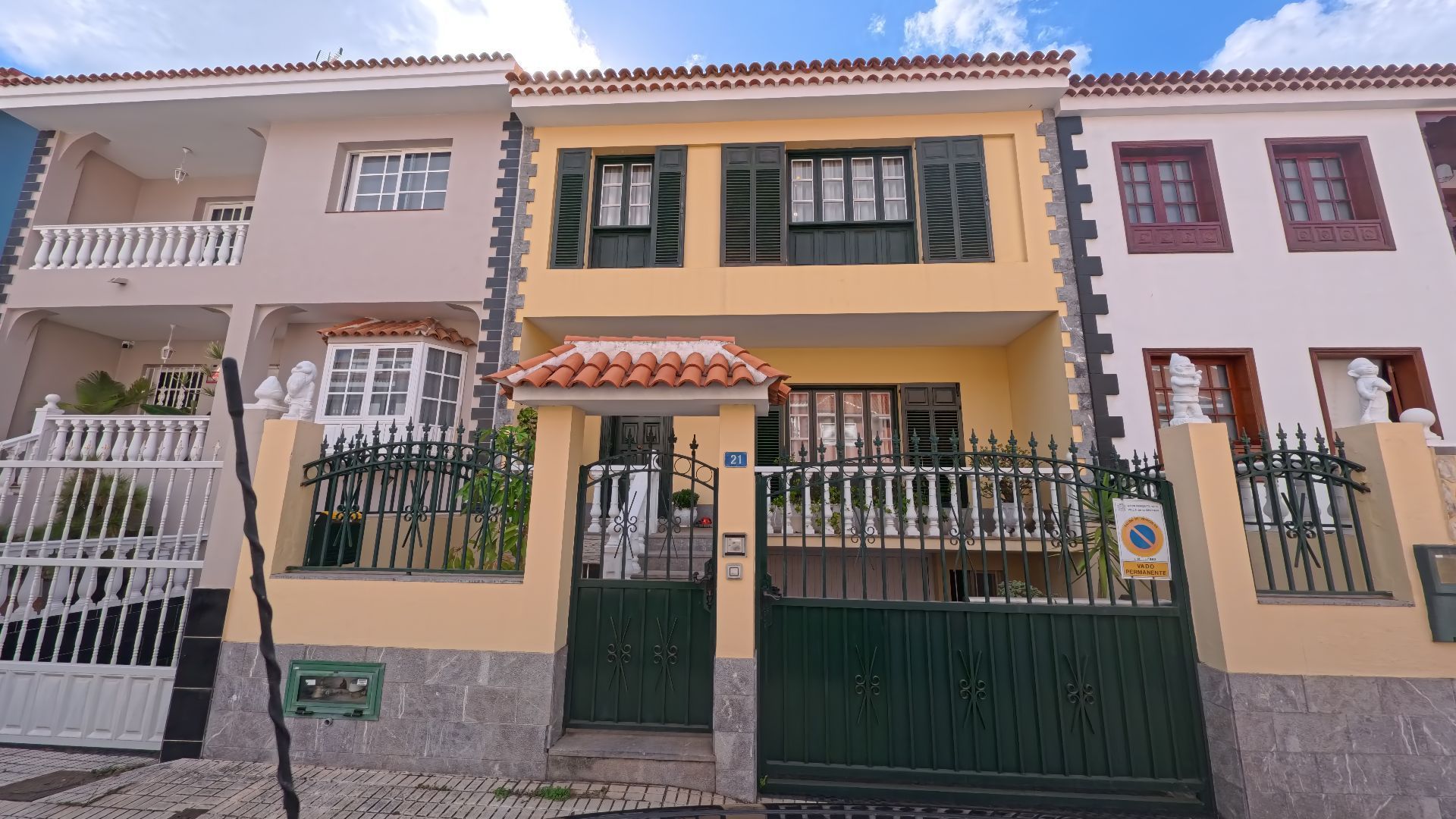 Exterior view of Single-family semi-detached for sale in La Orotava  with Private garden, Terrace and Storage room