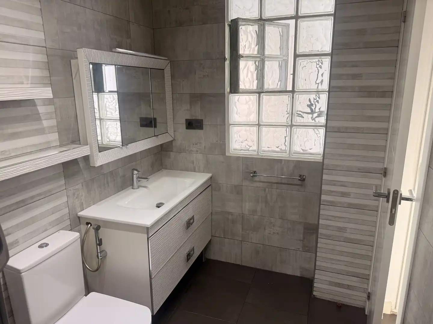Bathroom of Flat for sale in Zaragoza  with Air Conditioner, Heating and Terrace