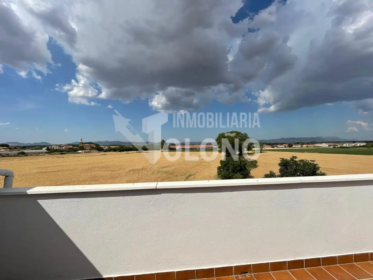 Dúplex en venta en Castañares de Rioja con Calefacción, Terraza y Trastero