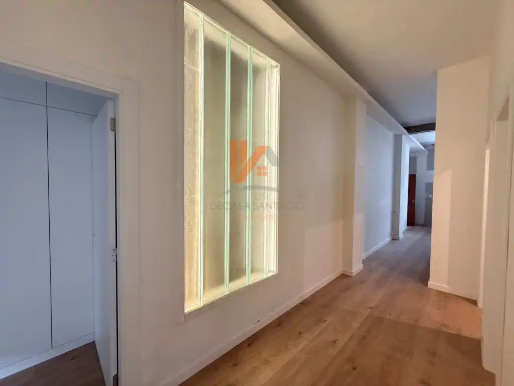 Wohnungen zum Verkauf in Santiago de Compostela  mit Balkon