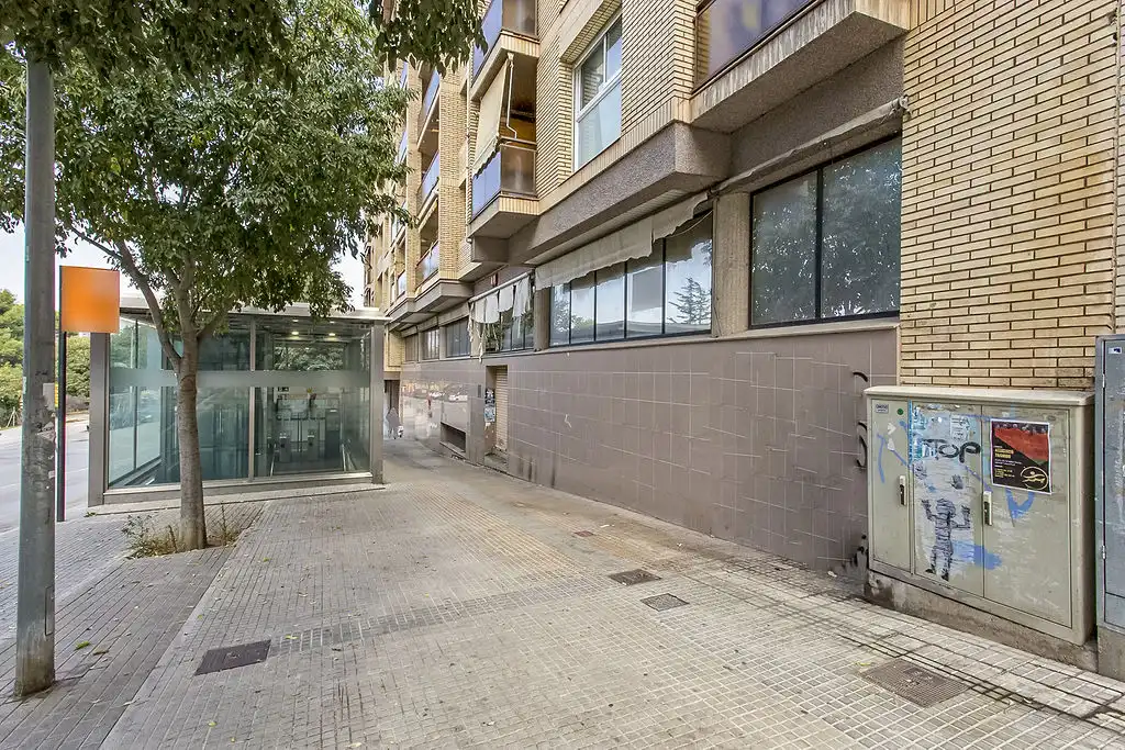 Gewerbefläche zum Verkauf in Av, Francesc Macià, imagen 33