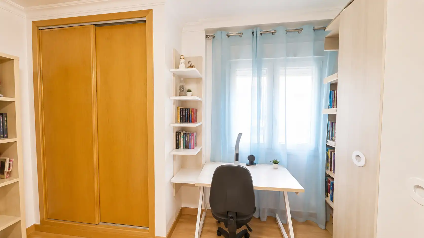 Schlafzimmer von Dachboden zum Verkauf in Vélez-Málaga mit Klimaanlage, Terrasse und Möbliert