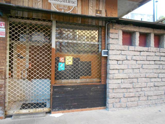 Local comercial en Alquiler en Avenida das Camelias en Camelias - Pi y Margall