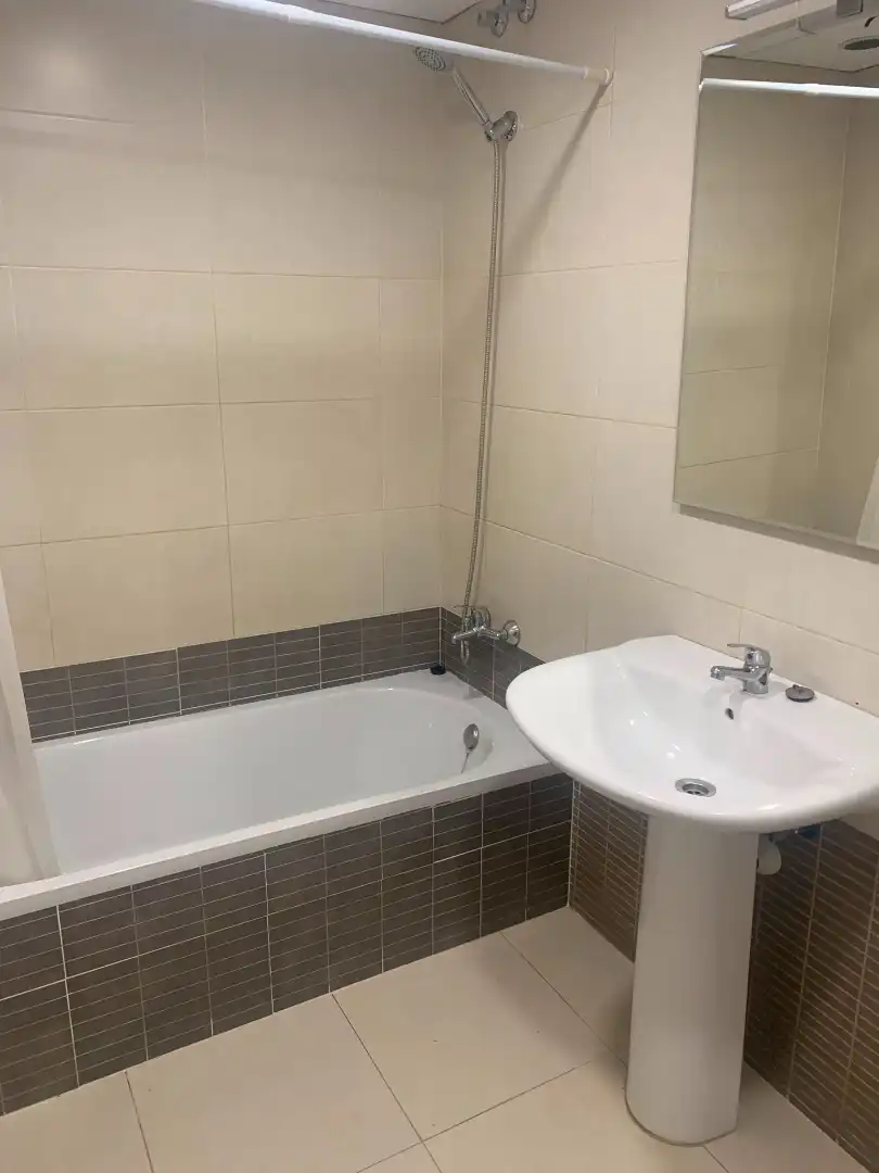 Bany de Apartament de lloguer en Almendralejo amb Moblat