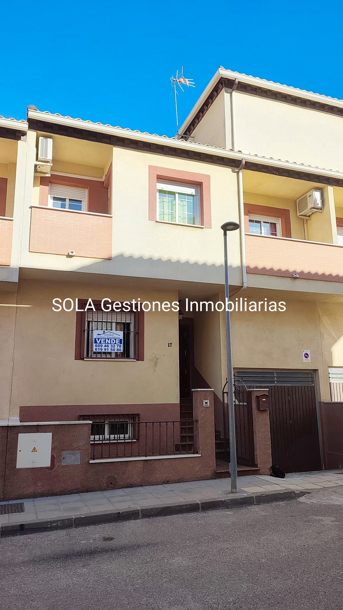 Vista exterior de Casa o chalet en venta en Sabiote con Aire acondicionado, Trastero y Balcón