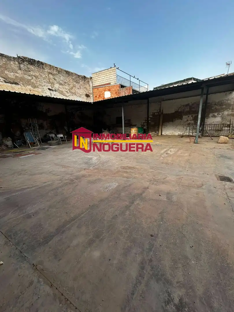Vista exterior de Nau industrial en venda en Écija