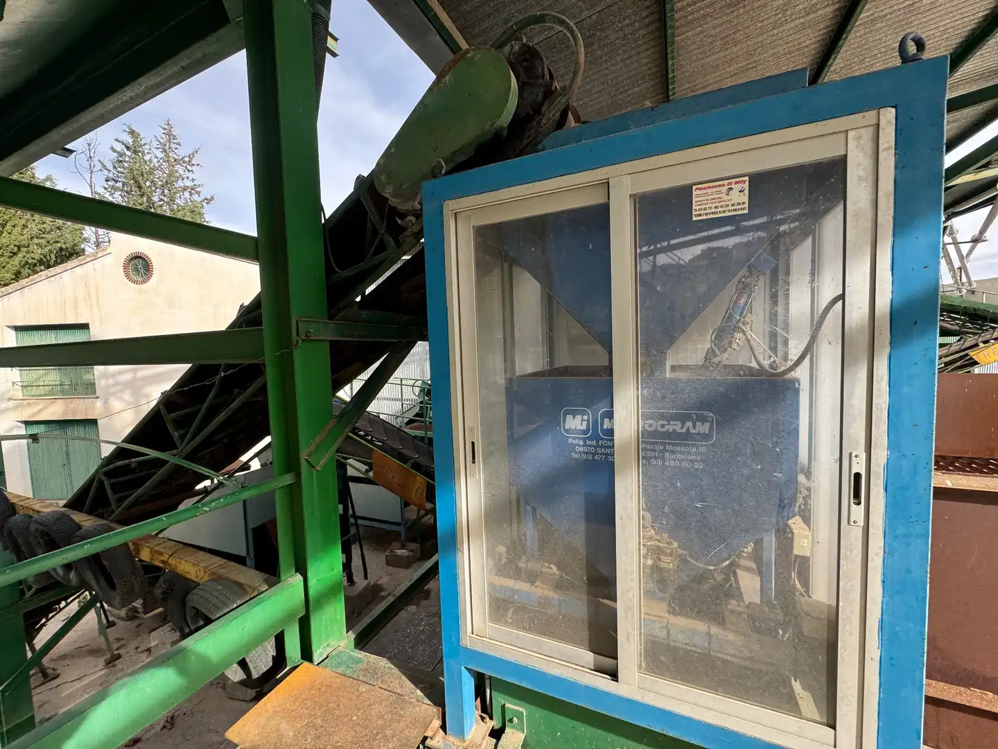 Vista exterior de Nave industrial en venta en Cehegín con Calefacción y Alarma