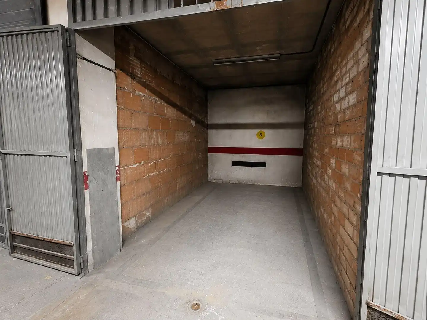 Parkplatz von Garage zum Verkauf in Granada