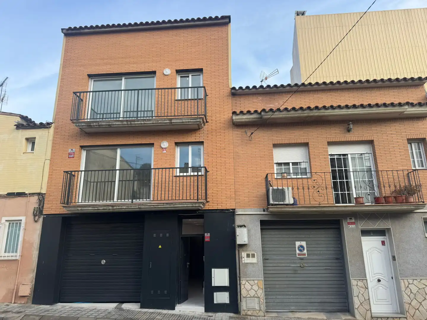 Außenansicht von Maisonette zum Verkauf in Rubí mit Heizung, Terrasse und Ofen