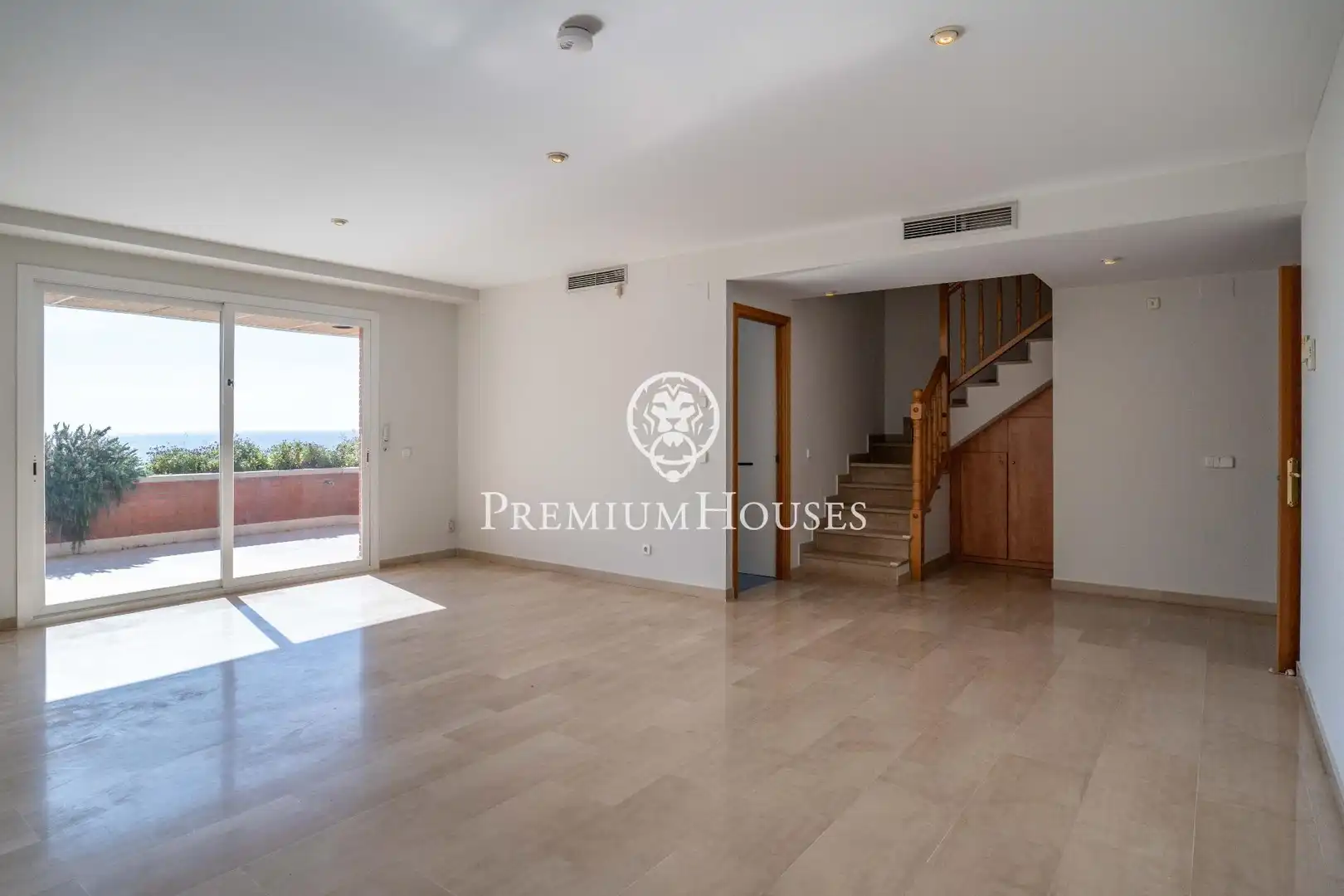 Attic for sale in Sitges  with Heating, Private garden and Terrace