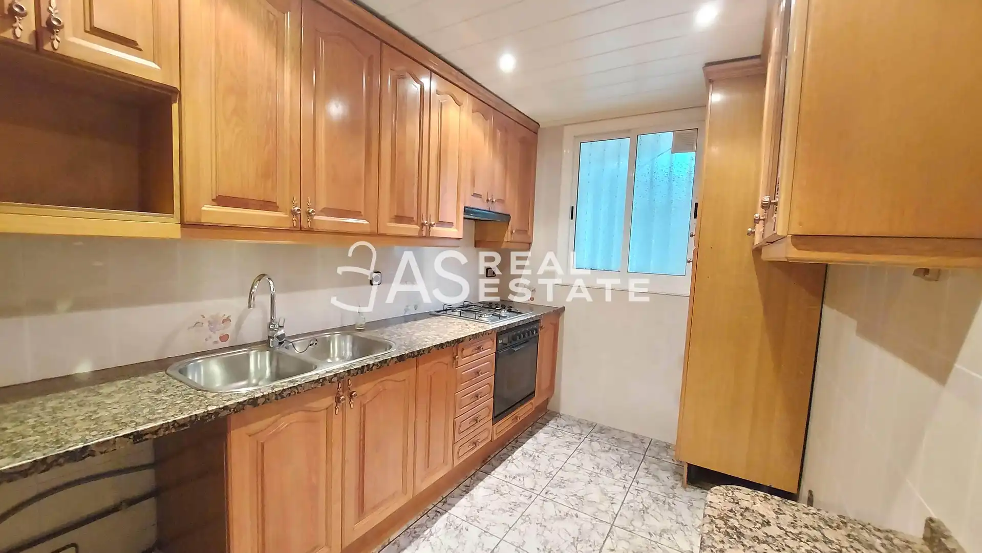 Cocina de Piso en venta en Badia del Vallès con Amueblado