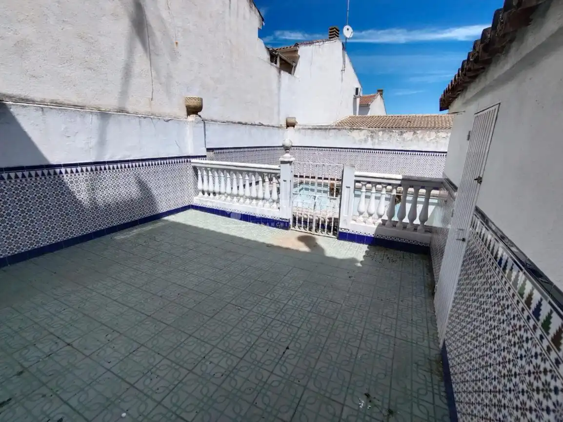 Terrassa de Casa adosada en venda en Mengíbar amb Piscina