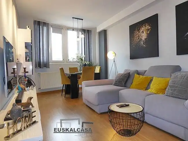 Sala de estar de Piso en venta en Errekalde