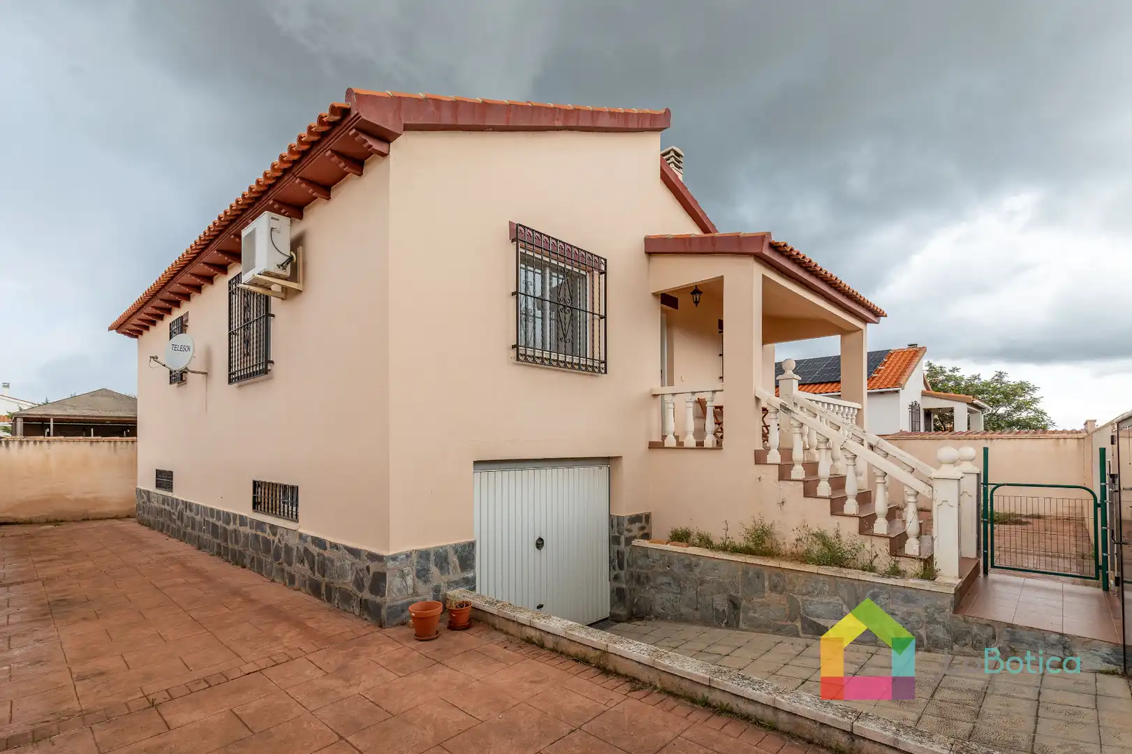 Außenansicht von Haus oder Chalet zum Verkauf in Burguillos de Toledo mit Klimaanlage, Heizung und Terrasse