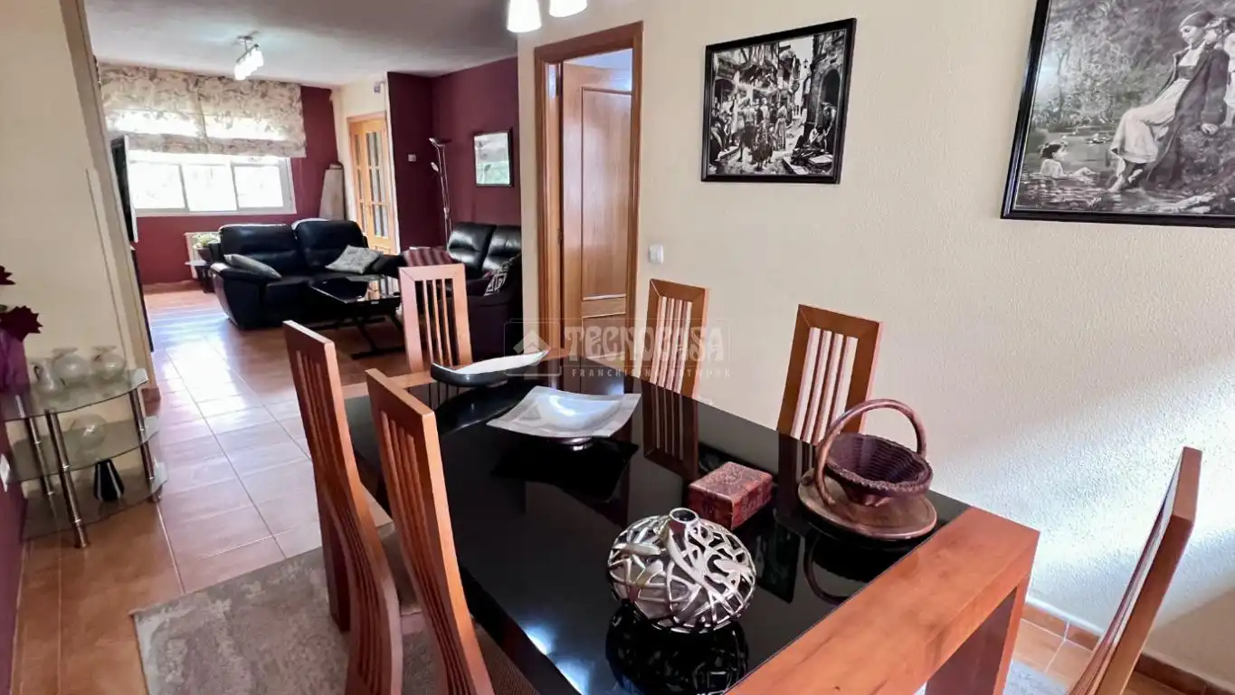 Esszimmer von Einfamilien-Reihenhaus zum Verkauf in Alcalá de Henares mit Terrasse