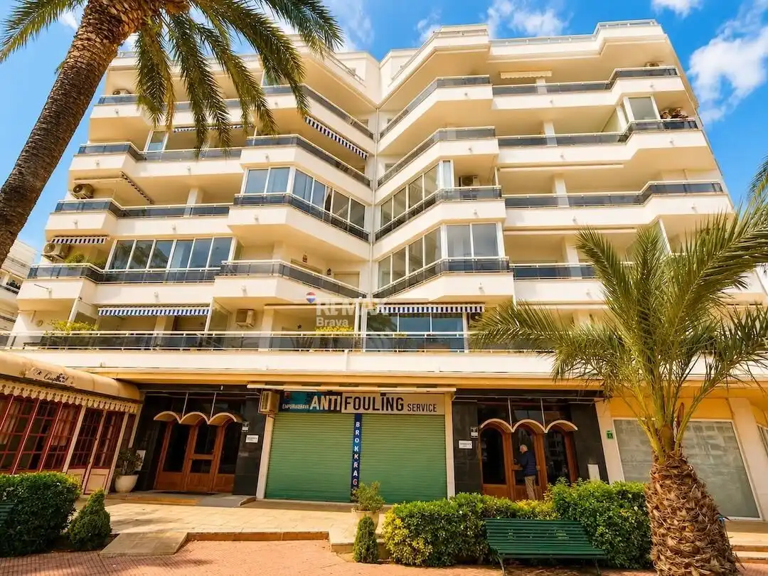Vista exterior de Piso en venta en Empuriabrava con Terraza y Balcón