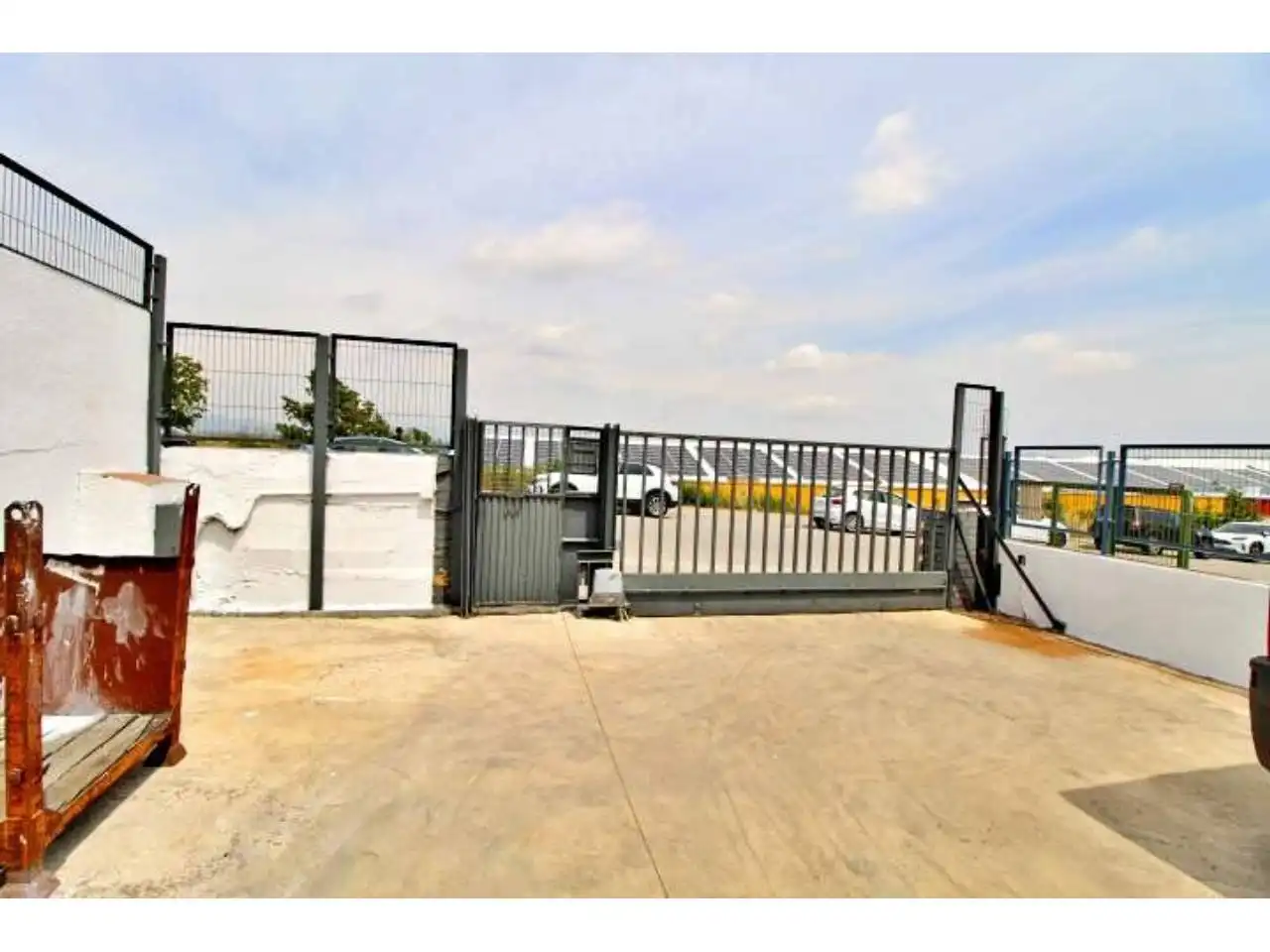 Industrial building for sale in Paseo Sanllehy 15, imagen 2