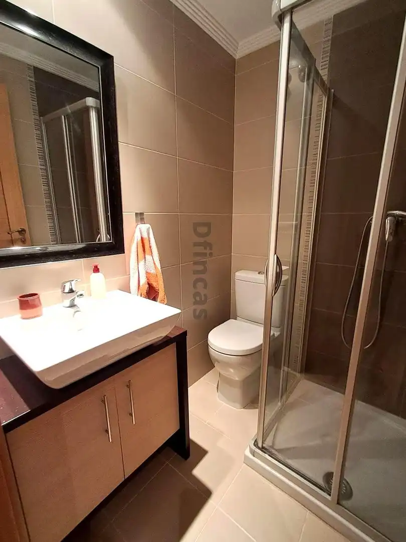 Flat for rent in Calle Italia, Ensanche - Fuenfresca