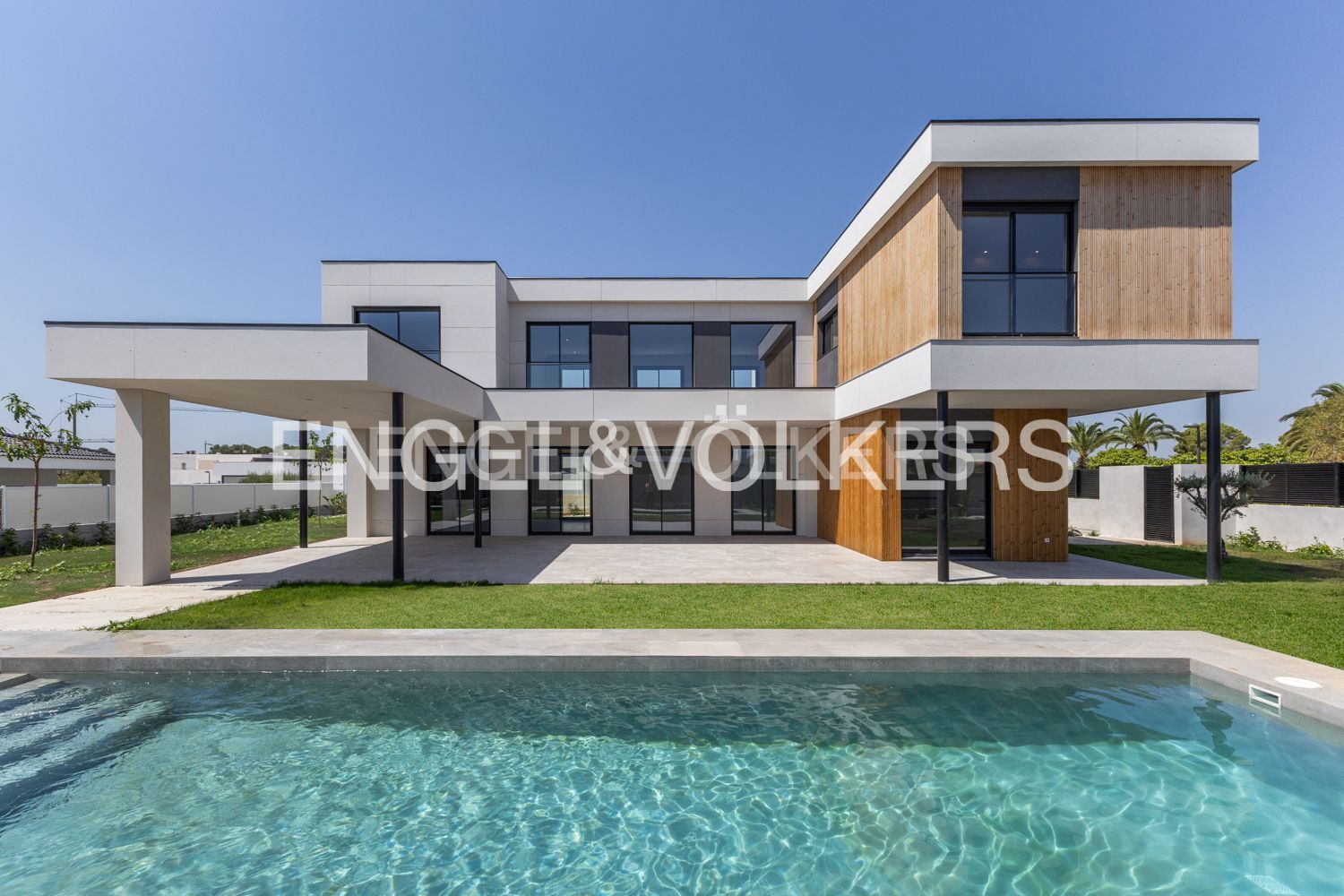 Vista exterior de Casa o xalet de lloguer en Bétera amb Aire condicionat, Calefacció i Jardí privat