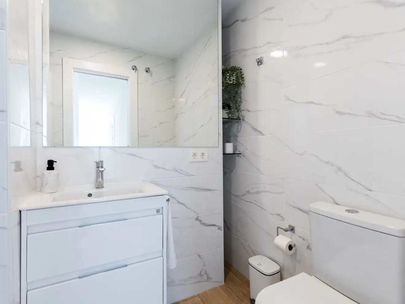 Bathroom of Flat for rent in La Herradura