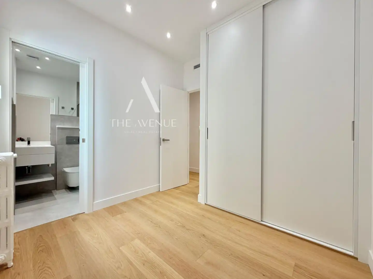 Bedroom of Apartments for sale in Madrid  with Heating