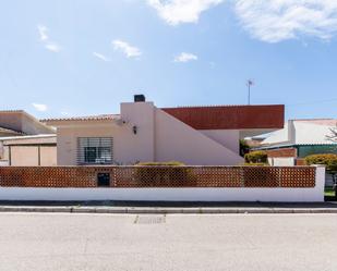 Vista exterior de Casa o xalet en venda en Rincón de la Victoria amb Aire condicionat, Calefacció i Jardí privat