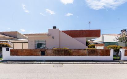 Vista exterior de Casa o xalet en venda en Rincón de la Victoria amb Aire condicionat, Calefacció i Jardí privat
