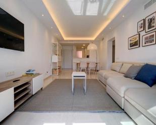 Sala d'estar de Apartament en venda en Marbella amb Aire condicionat, Terrassa i Piscina