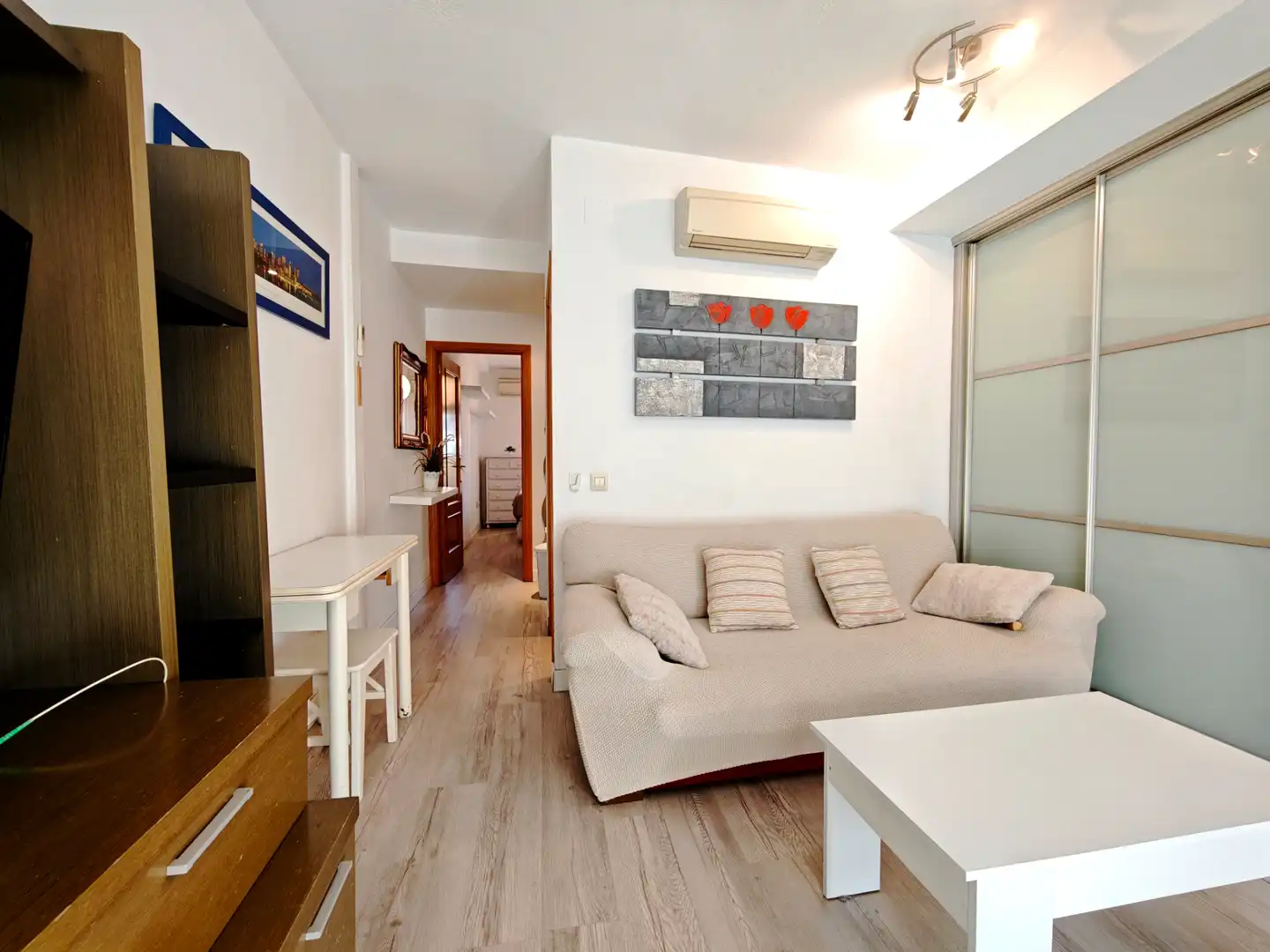 Sala de estar de Piso de alquiler en Madrid con Aire acondicionado, Terraza y Trastero
