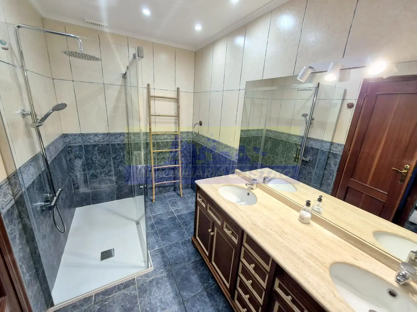 Bathroom of Attic for rent in Castro-Urdiales  with Furnished
