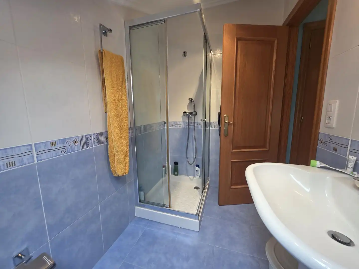 Badezimmer von Dachboden zum Verkauf in Mondariz-Balneario mit Heizung, Terrasse und Abstellraum