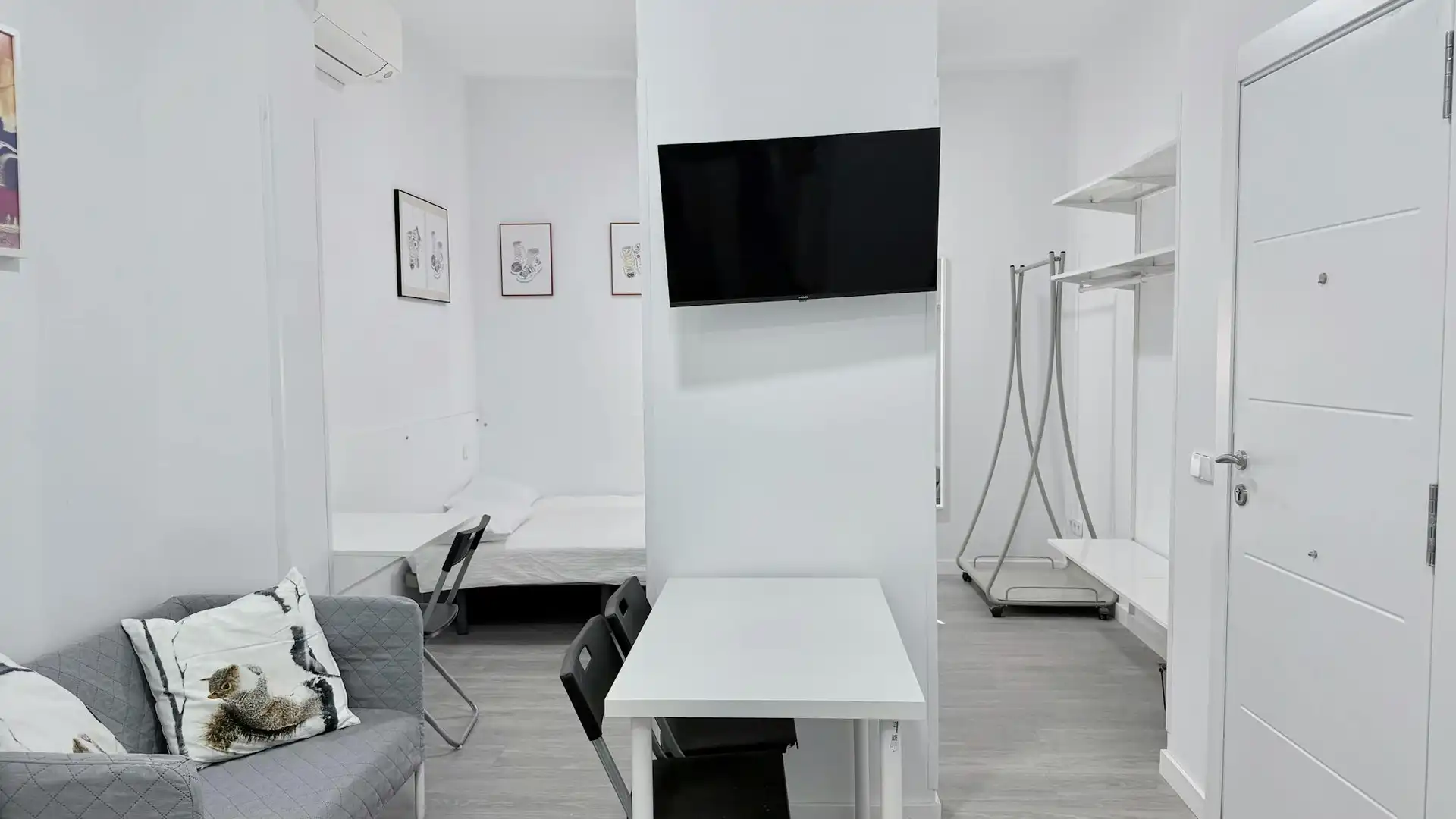 Bedroom of Flat for rent in Madrid  with Air Conditioner, Heating and Furnished