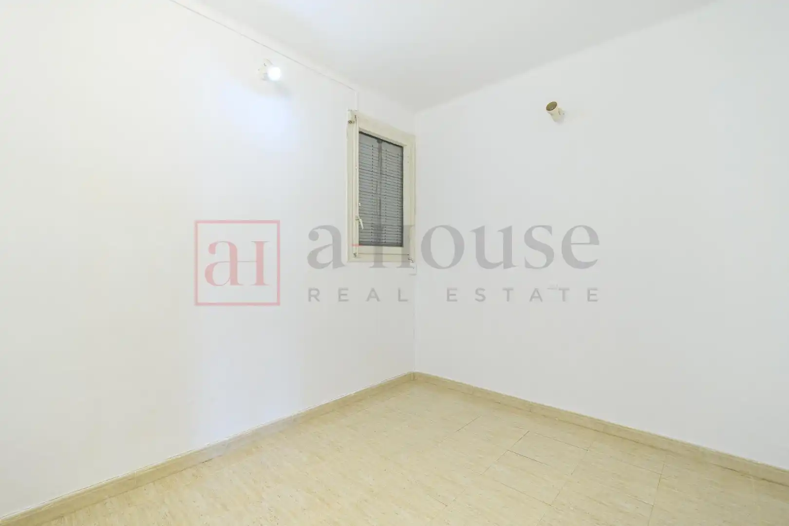 Habitación de Piso en venta en Barcelona con Trastero y Balcón
