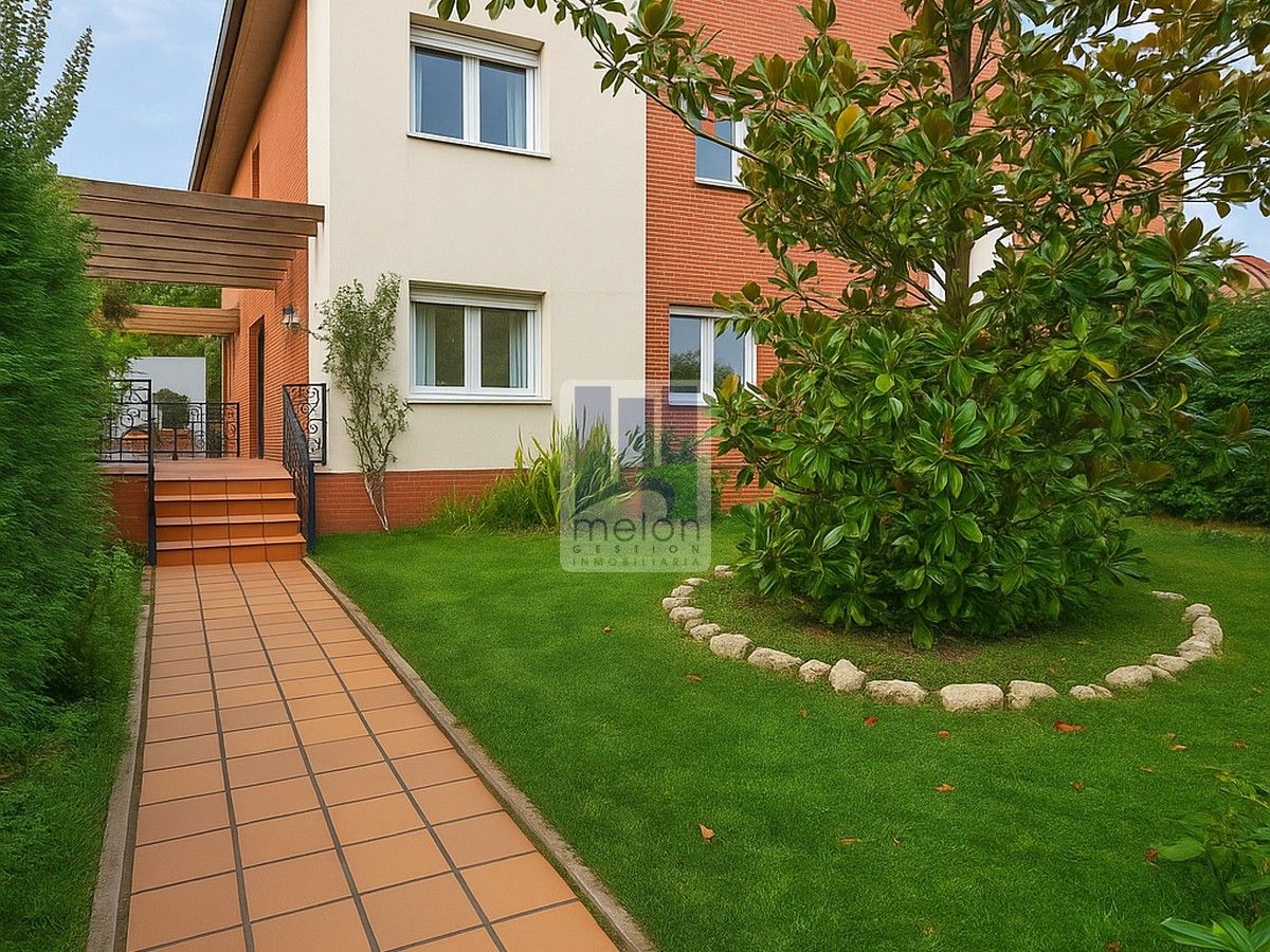 Jardín de Casa o chalet en venta en Burgos Capital con Trastero