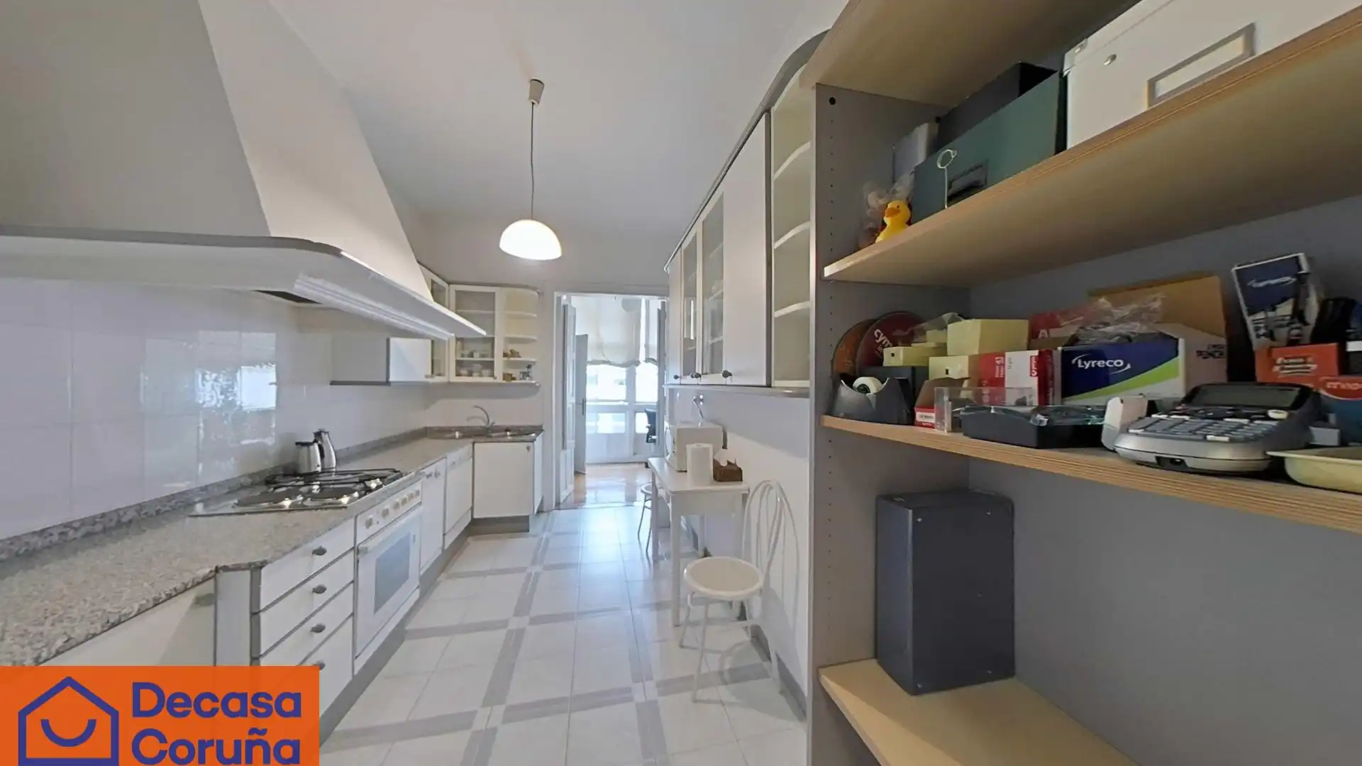Küche von Wohnung zum Verkauf in A Coruña Capital  mit Abstellraum und Alarm