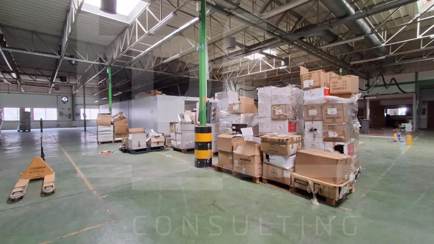 Nave industrial de alquiler en La Pobla de Vallbona