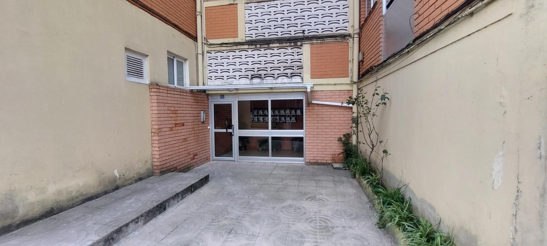 Pis en venda en Los Corrales de Buelna  amb Balcó