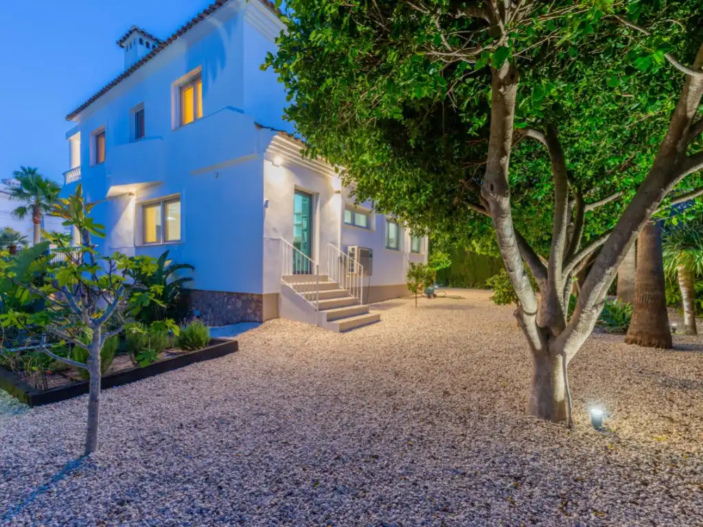 Exterior view of Houses for sale in El Campello  with Air Conditioner, Private garden and Swimming Pool