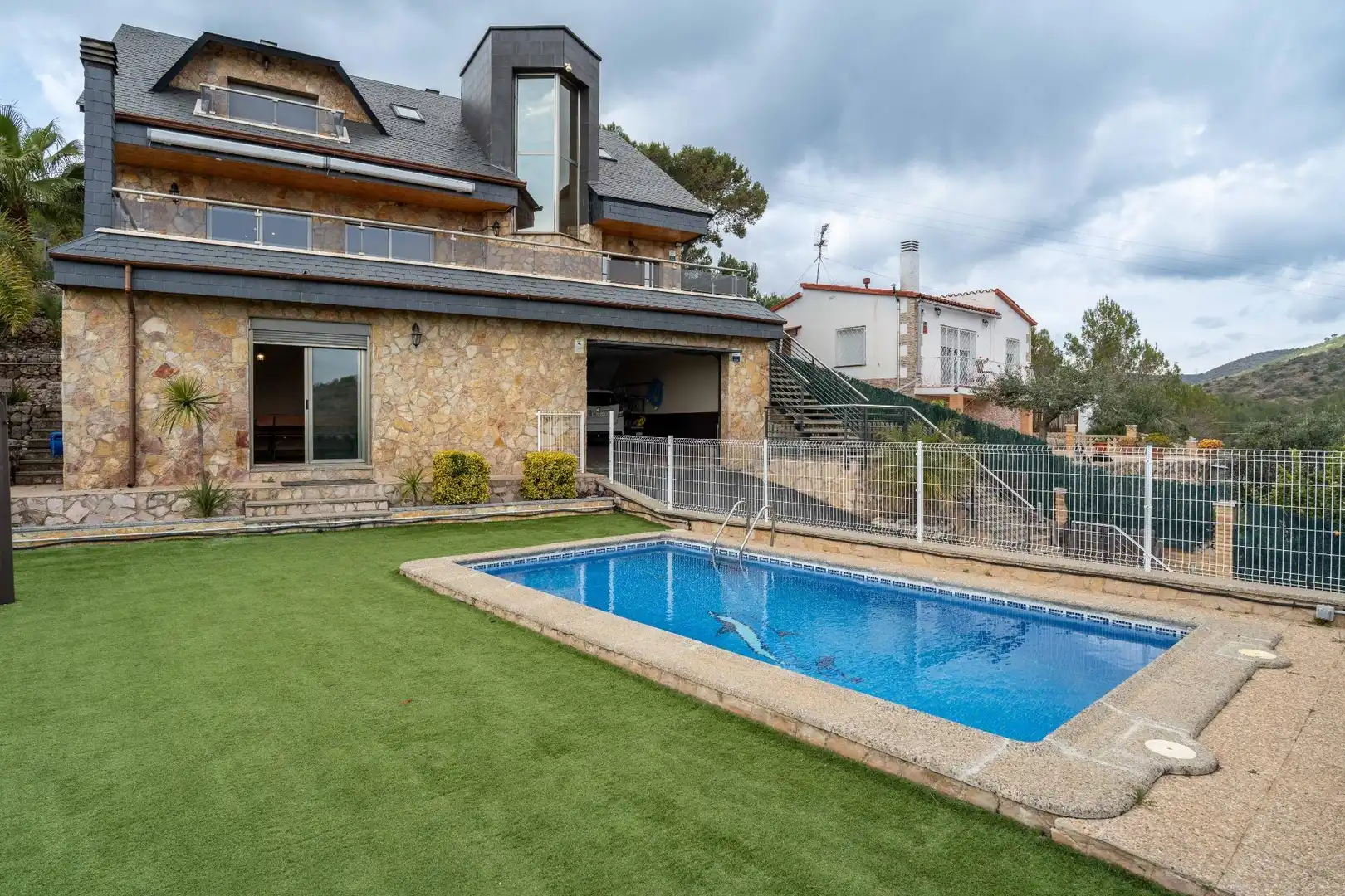 Piscina de Casa o xalet en venda en El Vendrell amb Jardí privat, Terrassa i Traster
